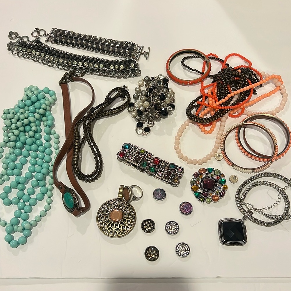 20 piece bundle of Premier Design Jewelry